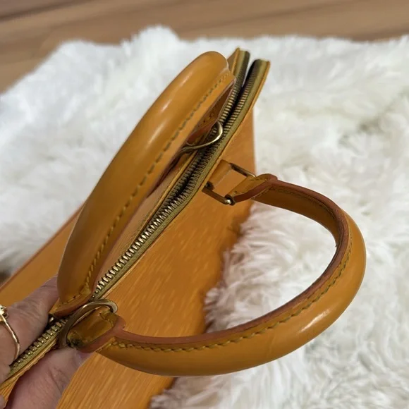 Louis Vuitton Vintage Handbag Yellow Epi Alma Leather (will include storage bag) - Picture 14 of 16